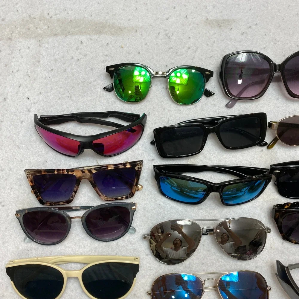 Lot Of 20 Mixed Brand Sunglasses Lot Unisex OS Multi Aviator Sport Bundle